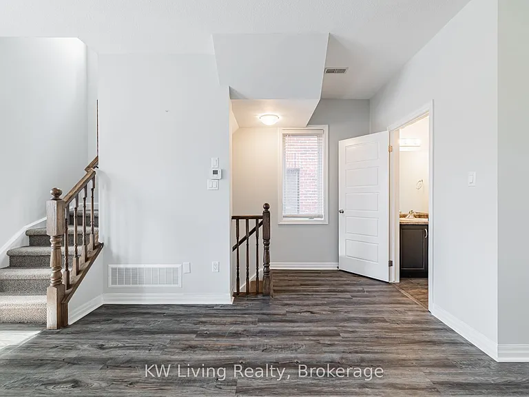 70 Plains Rd E #18 — Photo 6