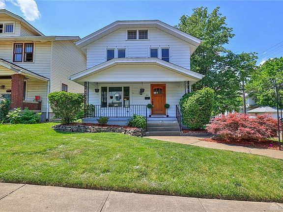 3rd image of 801 Wellmeier Ave