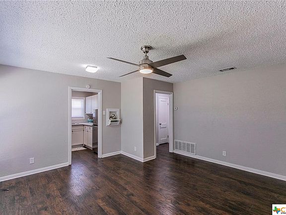 5th image of 806 Estelle Ave #B