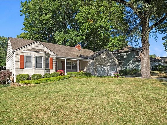 3rd image of 5032 Clark Dr