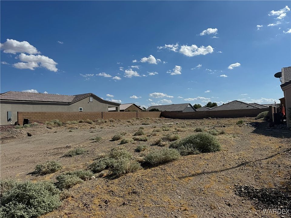 2nd image of 2120 E Oasis Lane