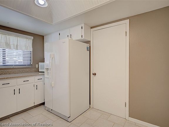 4th image of 70 Jasmine St