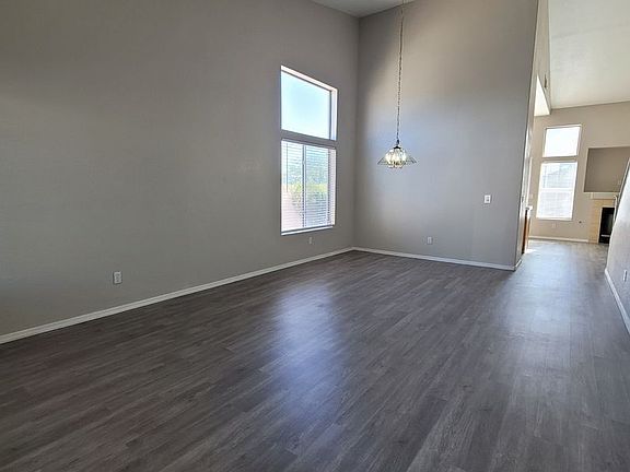 4th image of 80 Tanglewood Dr