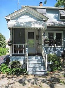2nd image of 1560 Saint Charles Ave