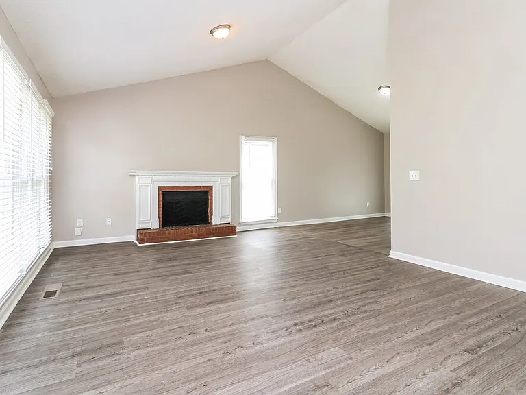 3106 Calumet Cir NW — Photo 6