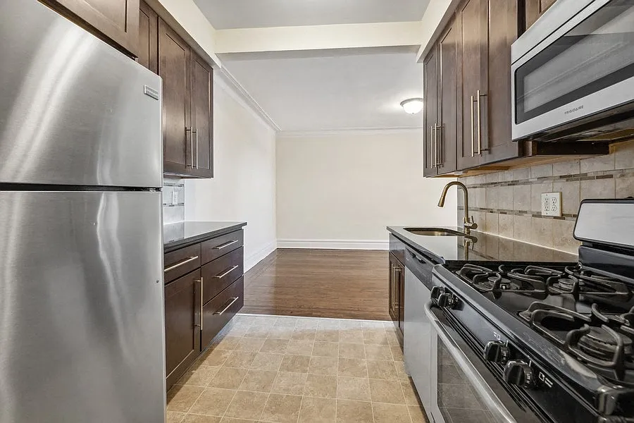 68-70 Park Avenue Apartments — Photo 2