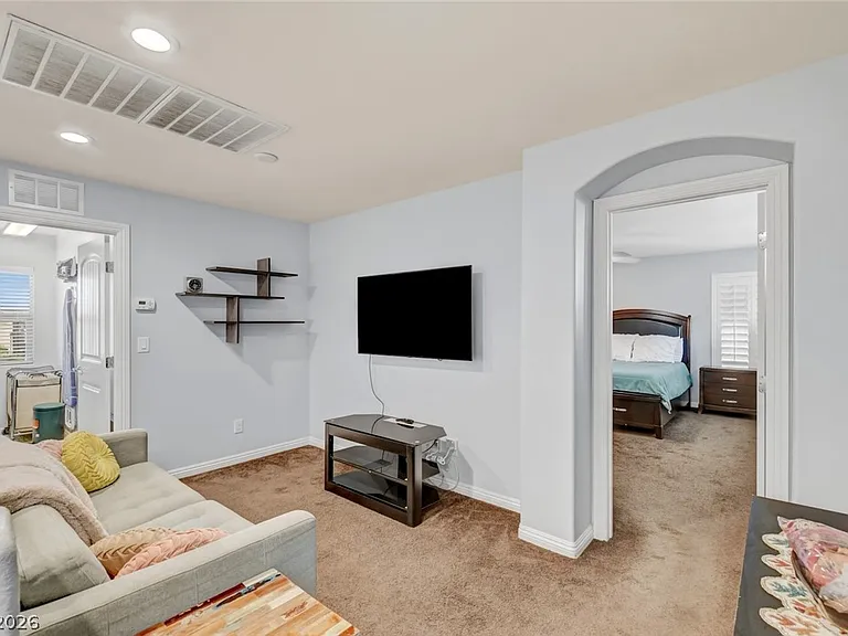48 Jasmine Point St — Photo 33