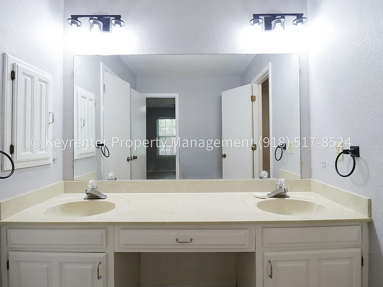 6246 S Yorktown Pl — Photo 21