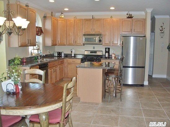 3rd image of 39 Sweetgum Ln