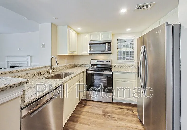 10301 Westridge Dr #101 — Photo 12
