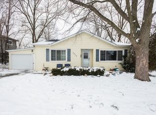1374 Leslie Ln, Glendale Heights, IL 60139