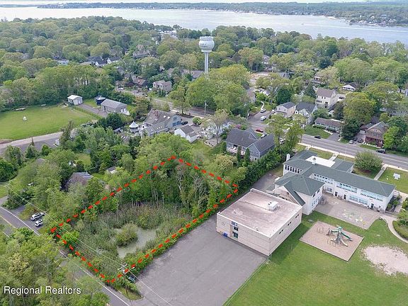 2nd image of 124 Lake Ave