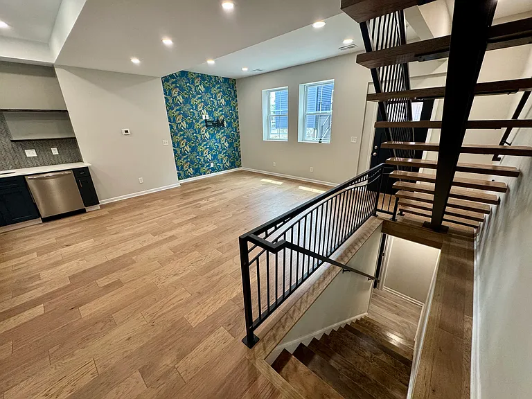 845 Blossom Way — Photo 3