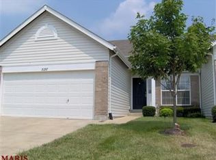 3257 Country Hollow Dr, Saint Louis, MO 63129
