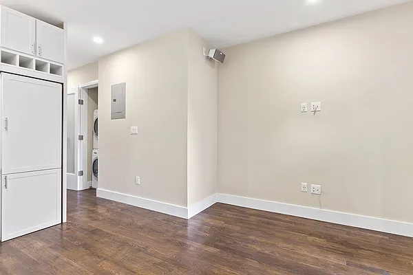 Rented by Cooper & Cooper Real Estate | media 15