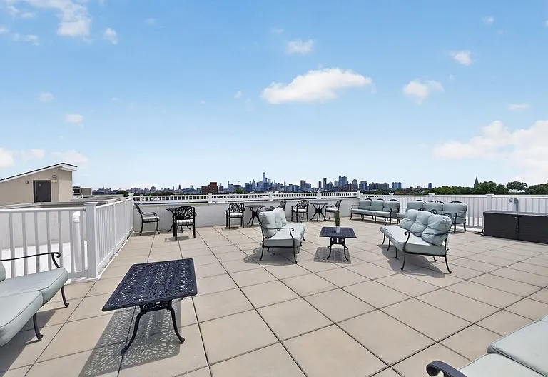 974 Summit Ave #409 — Photo 8
