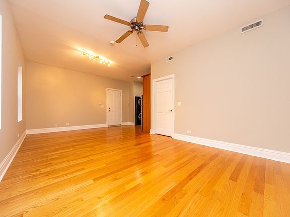 4th image of 5336 N Winthrop Ave APT 3W