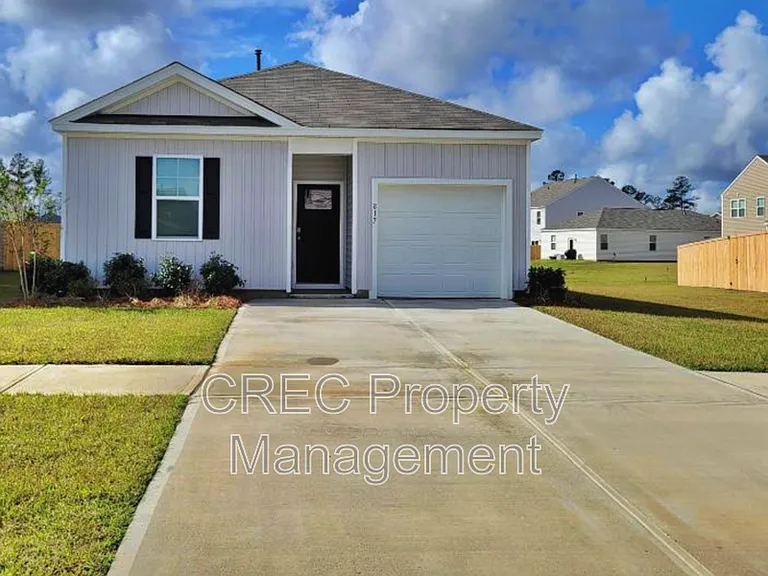 817 Lilyford Ln — Photo 1