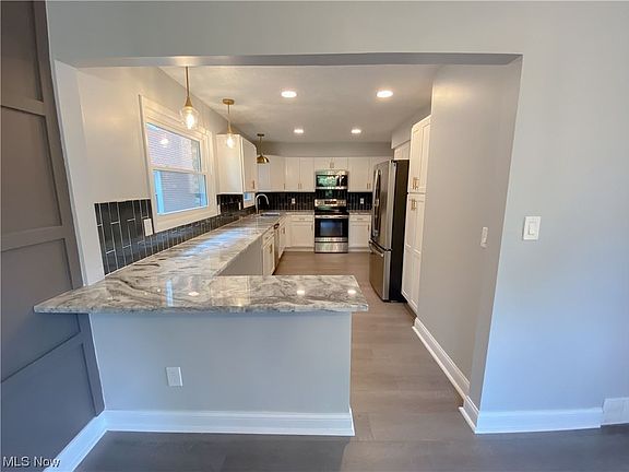 3rd image of 13565 Cedar Rd