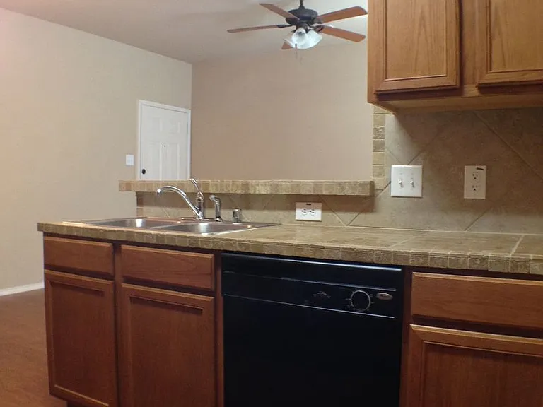 2304 Wood River Pkwy — Photo 4