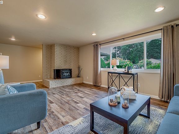 3rd image of 15243 SE El Camino Way