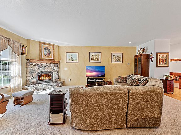 5th image of 698 Ewe Creek Rd