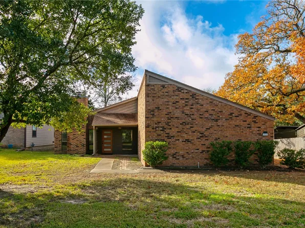 3024 Westwood Main Dr, Bryan, TX 77807