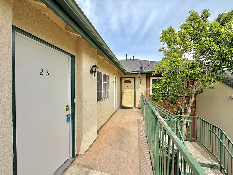 2652 Shadow Hills Dr — Photo 1