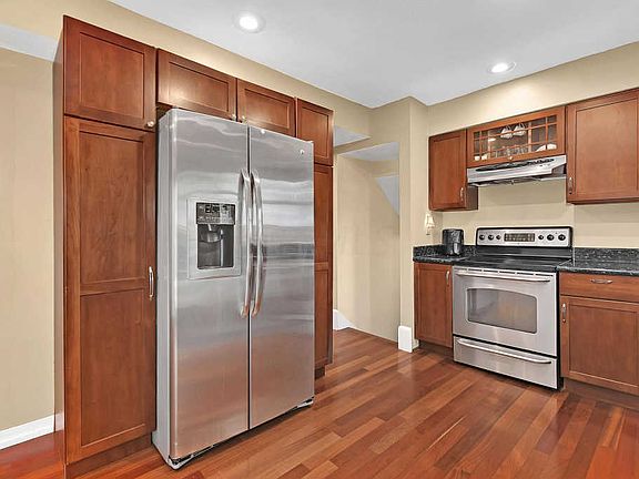 5th image of 6066 Meadow Wood Ln