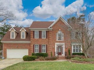 1 Hartridge Ct, Greensboro, NC 27407