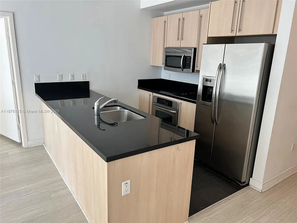 1111 SW 1st Ave #2816