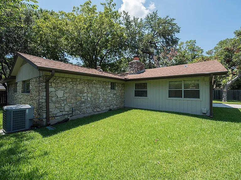 2902 Silverleaf Dr — Photo 29