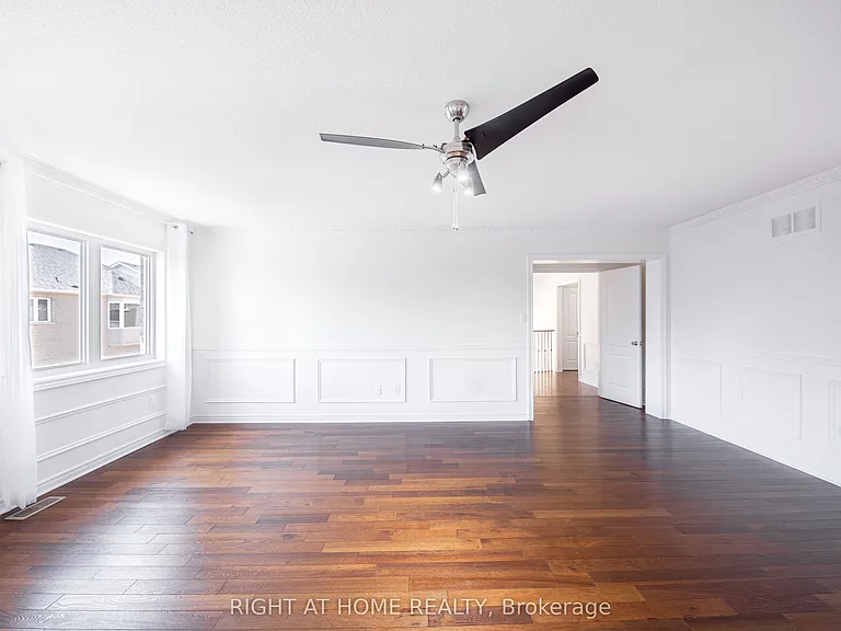 11 Amstel Ave — Photo 20