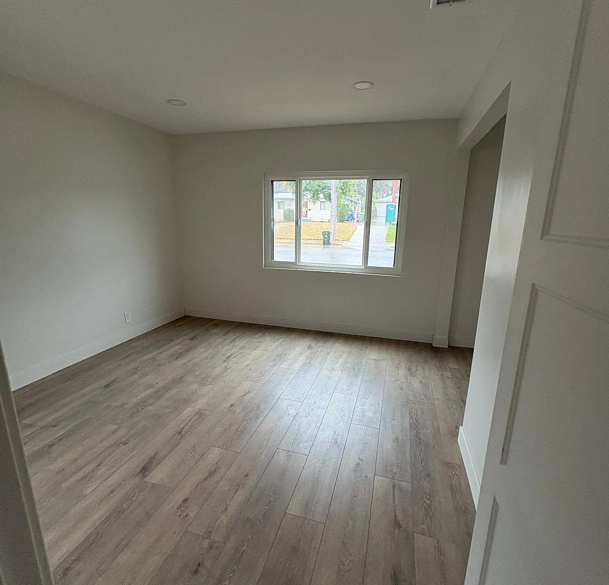 3 bed, 1250 sqft, $3,800 — Photo 4