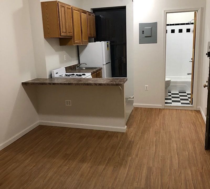 1st image of 1727 2nd Ave APT 2RS