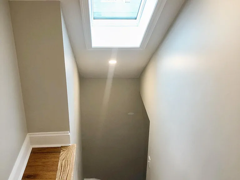 24 Stanley Ave — Photo 9