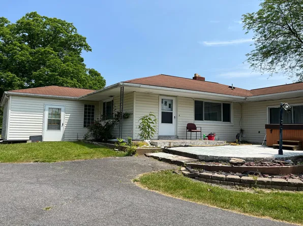 15 Albert St, Keyser, WV 26726