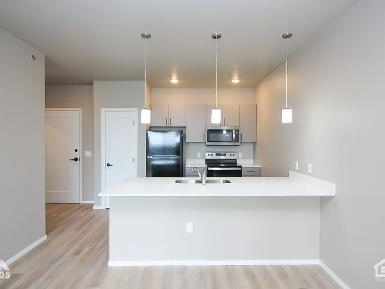 University Hills Village — Photo 180