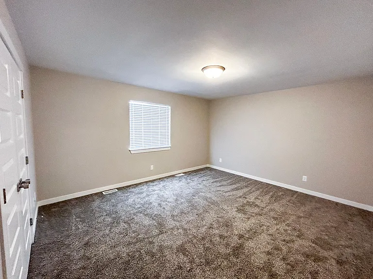 190 Margette Way — Photo 28