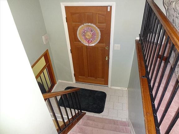2nd image of 1631 N Mutz Dr