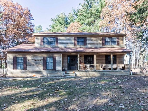4th image of 8 Fallentree Ln