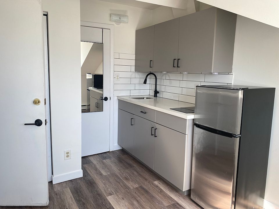 1st image of 229 Carlton St #1469979