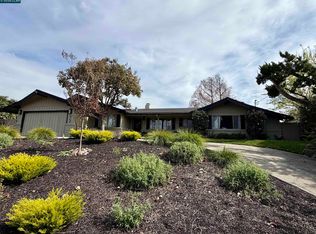 72 Scenic Dr, Orinda, CA