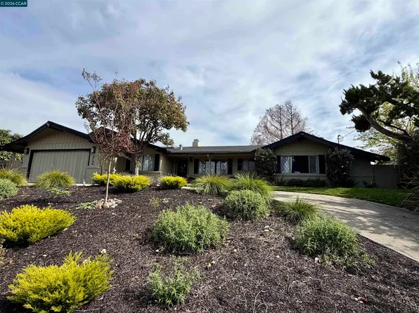 72 Scenic Dr, Orinda, CA 94563