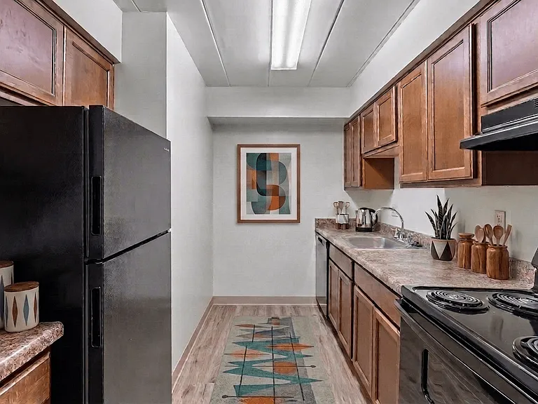 Forest Apartments — Photo 9