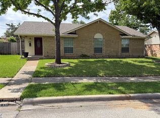 2116 Placid Dr, Carrollton, TX 75007