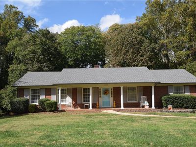 2632 Amesbury Rd, Winston Salem, NC, 27103