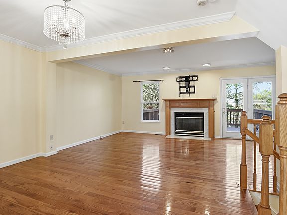 3rd image of 6203 Abbottsbury Row
