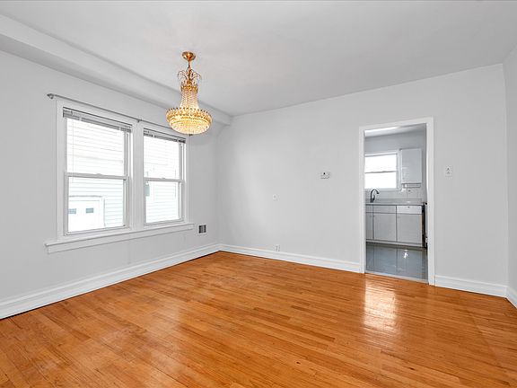 5th image of 70-15 Manse St