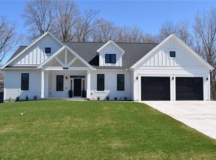 1207 Lake Point Dr, Webster, NY 14580